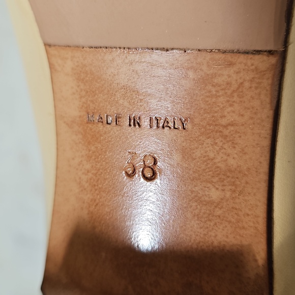 CHANEL: Classic Vintage two tone block heels - Picture 7 of 8